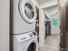 5589 Lakemont Boulevard SE 1703, Bellevue WA 98006