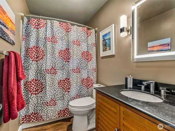 10218 NE 65th Street, Kirkland WA 98033