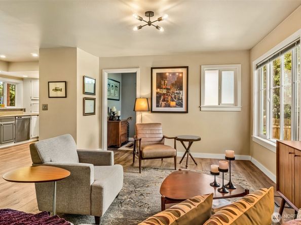 10218 NE 65th Street, Kirkland WA 98033