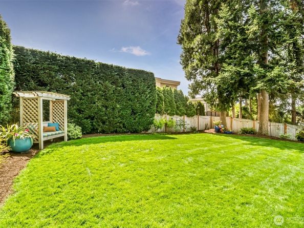 10218 NE 65th Street, Kirkland WA 98033