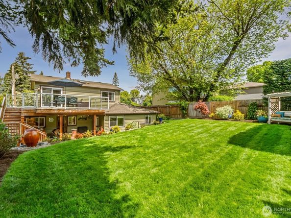 10218 NE 65th Street, Kirkland WA 98033