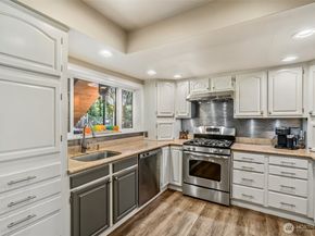 10218 NE 65th Street, Kirkland WA 98033