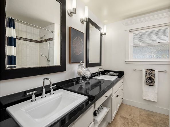 1423 37th Avenue, Seattle WA 98122