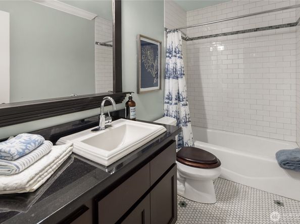 1423 37th Avenue, Seattle WA 98122