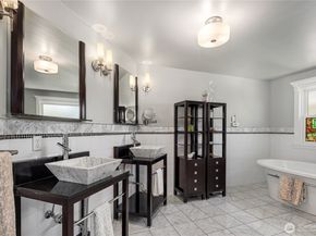 1423 37th Avenue, Seattle WA 98122