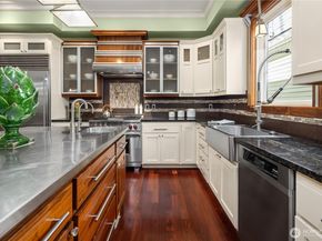 1423 37th Avenue, Seattle WA 98122