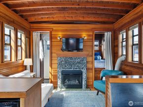 2401 N Northlake Way E7, Seattle WA 98103