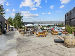 2401 N Northlake Way E7, Seattle WA 98103