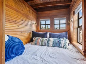 2401 N Northlake Way E7, Seattle WA 98103