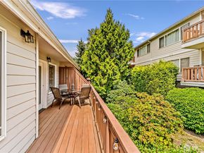 8221 53rd Avenue W 15C, Mukilteo WA 98275