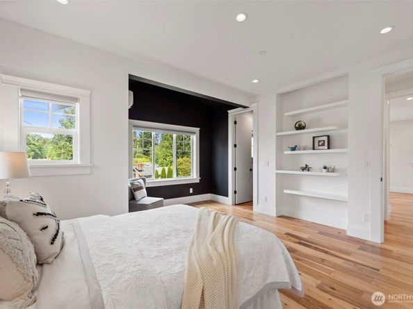 6002 156th Avenue NE, Redmond WA 98052