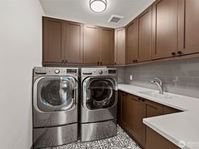 6002 156th Avenue NE, Redmond WA 98052