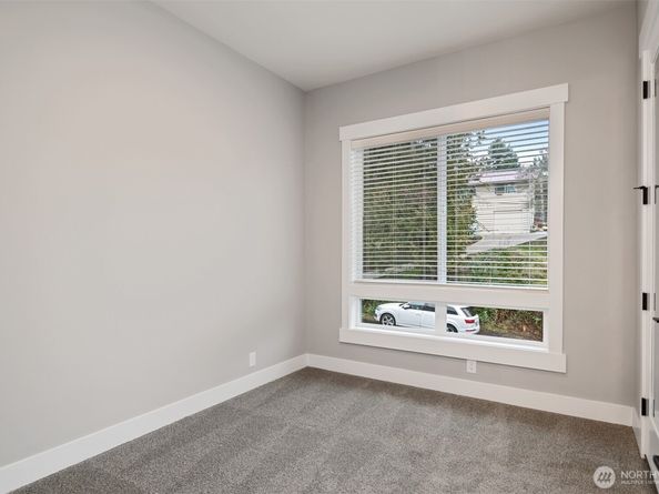 7585 S 130th Place, Seattle WA 98178