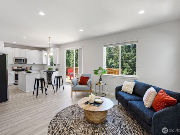12819 Springboard Avenue NW, Silverdale WA 98383