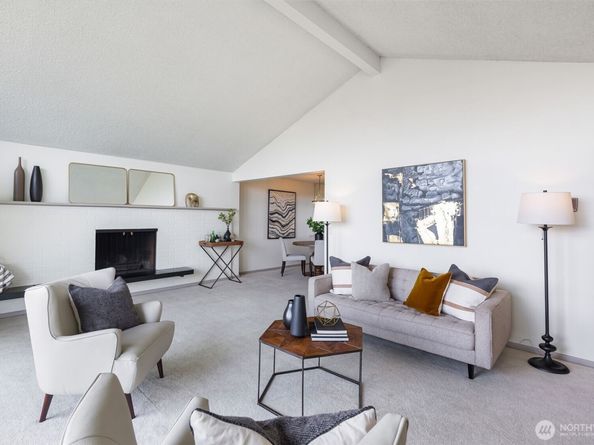2502 Canterbury Lane E 406, Seattle WA 98112