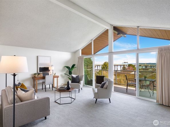 2502 Canterbury Lane E 406, Seattle WA 98112