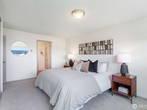 2502 Canterbury Lane E 406, Seattle WA 98112
