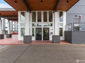 2502 Canterbury Lane E 406, Seattle WA 98112
