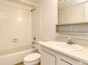 17514 151st Avenue SE 116, Renton WA 98058