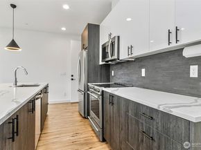 6719 Carleton Avenue S B, Seattle WA 98108