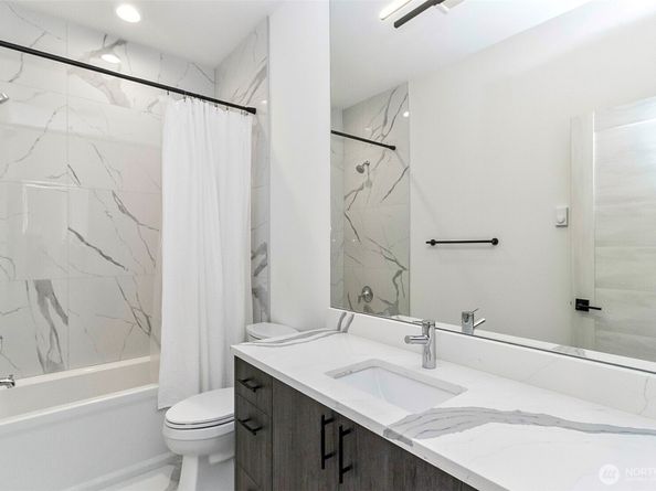 6719 Carleton Avenue S B, Seattle WA 98108