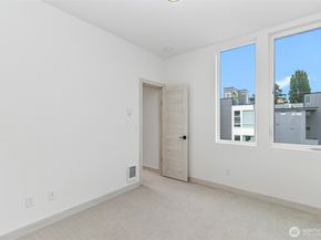 6719 Carleton Avenue S B, Seattle WA 98108