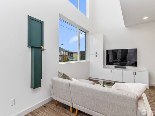 6719 Carleton Avenue S B, Seattle WA 98108