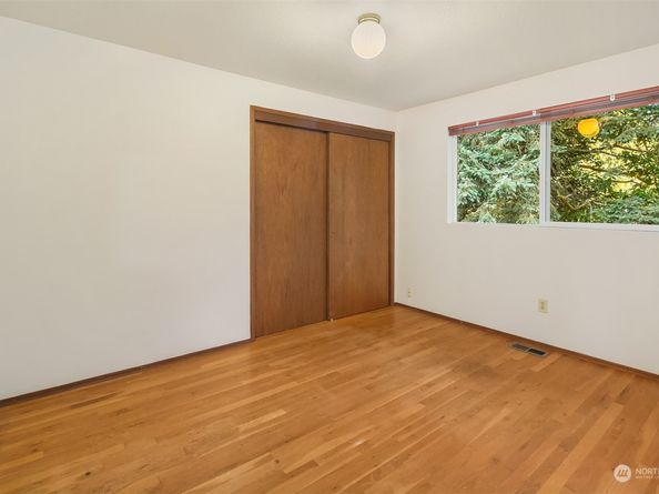 16017 Wallingford Avenue N, Shoreline WA 98133