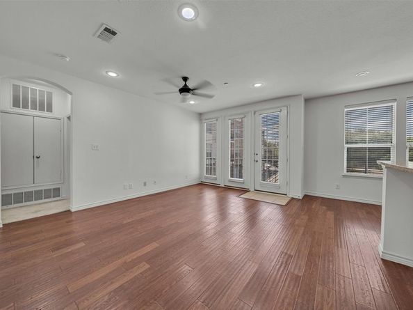 950  Henderson Street  1214, Fort Worth Texas 76102