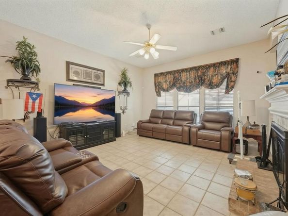 12  Laura Elizabeth Court , Mansfield Texas 76063