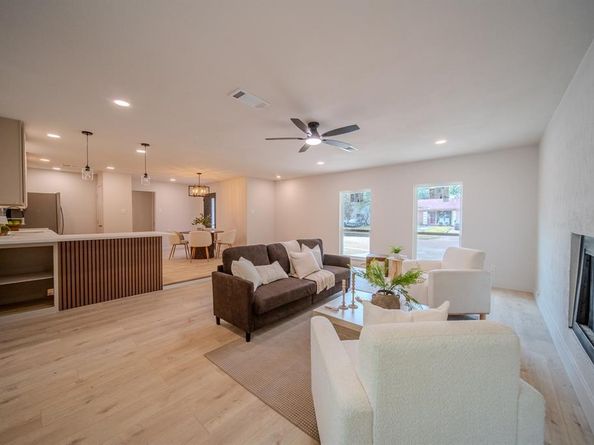 821  Lexington Drive , Lancaster Texas 75134