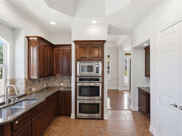 11327  Mounts Run Drive , Dallas Texas 75218