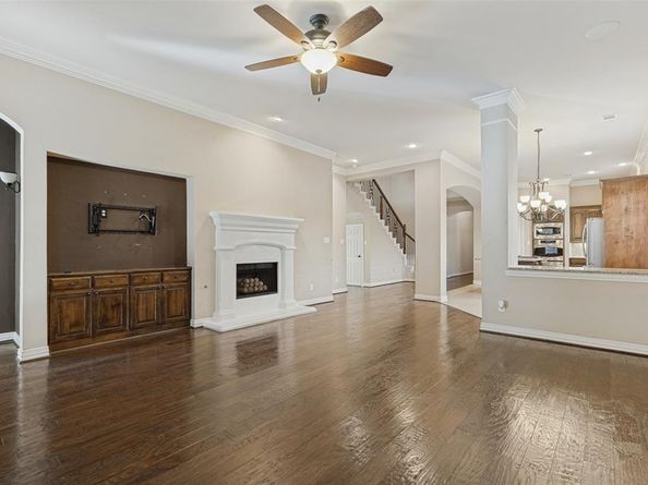 11318  Dinsdale Drive , Dallas Texas 75218