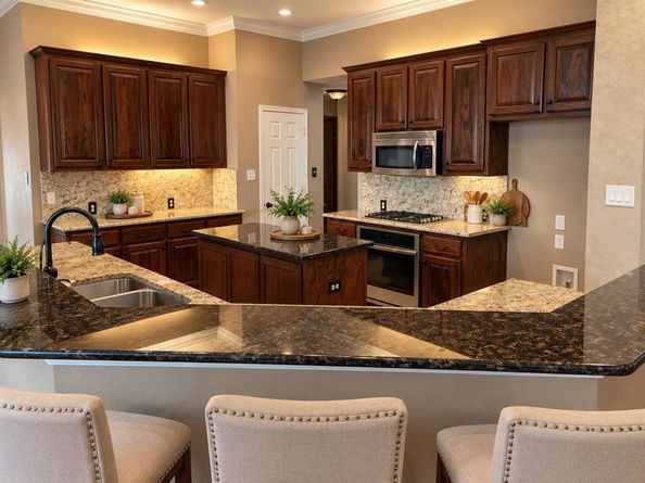 2301  Laura Elizabeth Trail , Mansfield Texas 76063