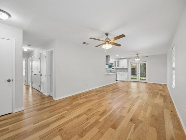 947 E Oakdale Road , Irving Texas 75060