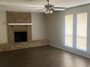 876  Dogwood Trail , Lancaster Texas 75146