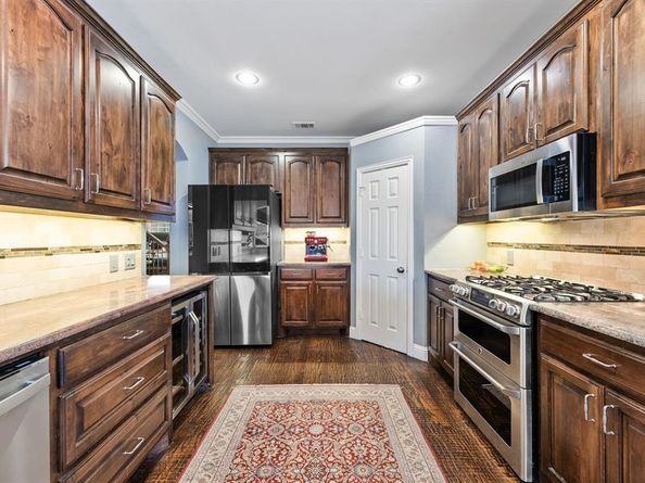 2928  Newport Drive , Rockwall Texas 75032