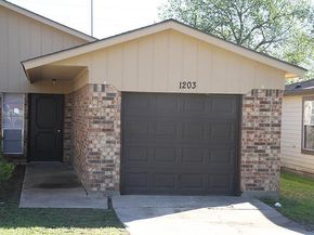 401  Hallvale Drive , White Settlement Texas 76108