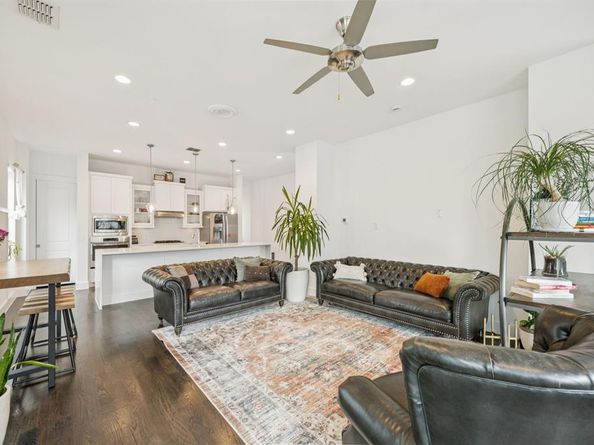 3002  Zenia Drive , Dallas Texas 75204