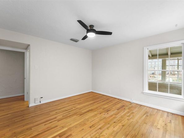 311 N Tennant Street , Dallas Texas 75208