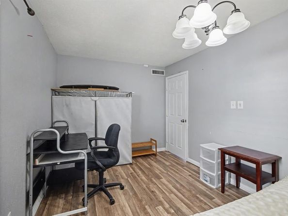 820  Levelland Drive , Arlington Texas 76017