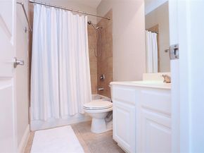 6819  Deseo  , Irving Texas 75039