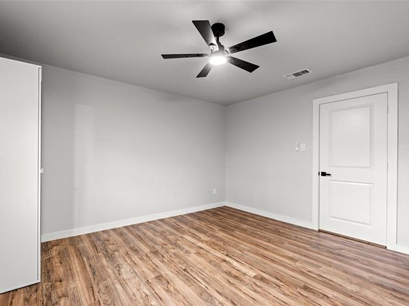 8423  Glen Regal Drive , Dallas Texas 75243