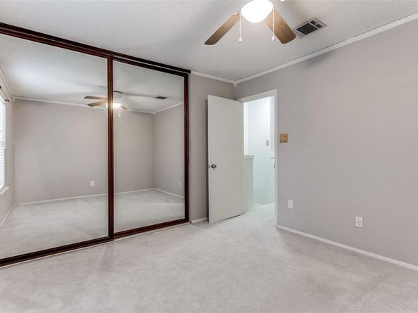 17  Abbey Road , Euless Texas 76039