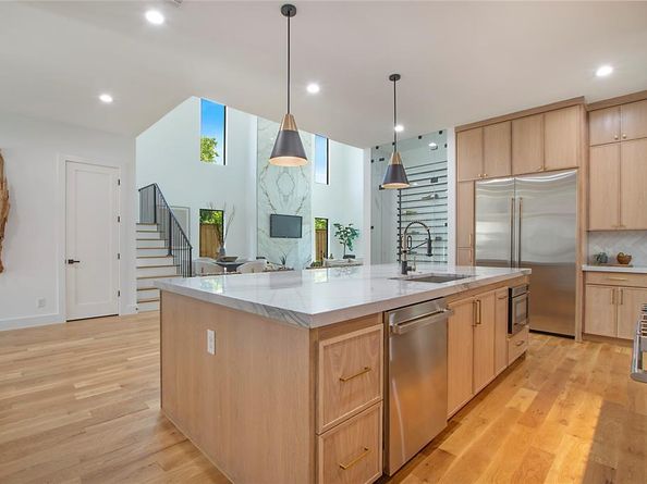 3847  Durango Drive , Dallas Texas 75220