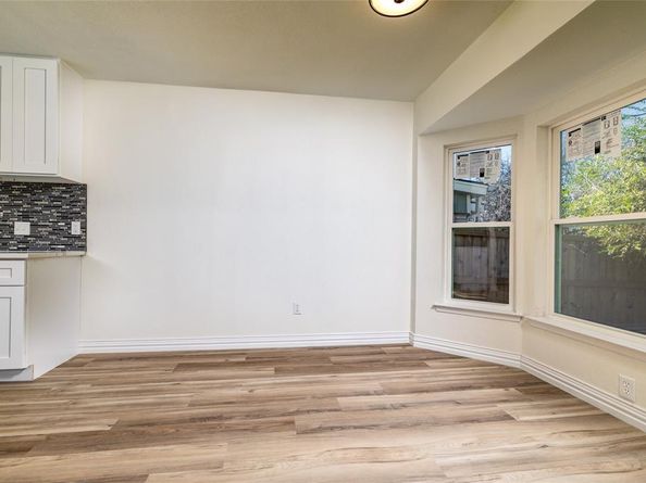 1052  Fox River Lane , Fort Worth Texas 76120