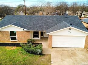 1052  Fox River Lane , Fort Worth Texas 76120