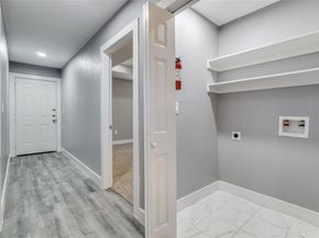 1004  Muncie Avenue , Dallas Texas 75212