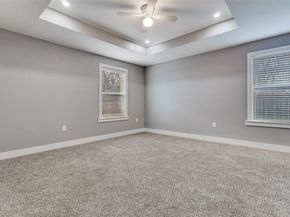 1004  Muncie Avenue , Dallas Texas 75212