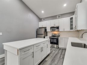 1004  Muncie Avenue , Dallas Texas 75212